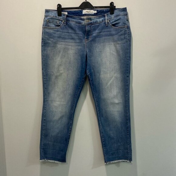 Torrid Boyfriend Jeans Size 16 - Picture 2 of 13
